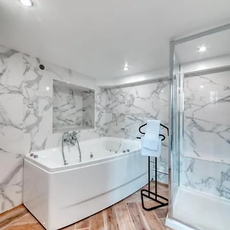 Le Pouteau Authentic Charm 2-bedroom In Croix Rousse Apartmán Lyon