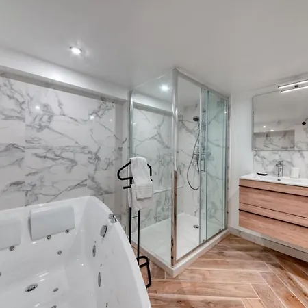 Le Pouteau Authentic Charm 2-bedroom In Croix Rousse Apartmán Lyon